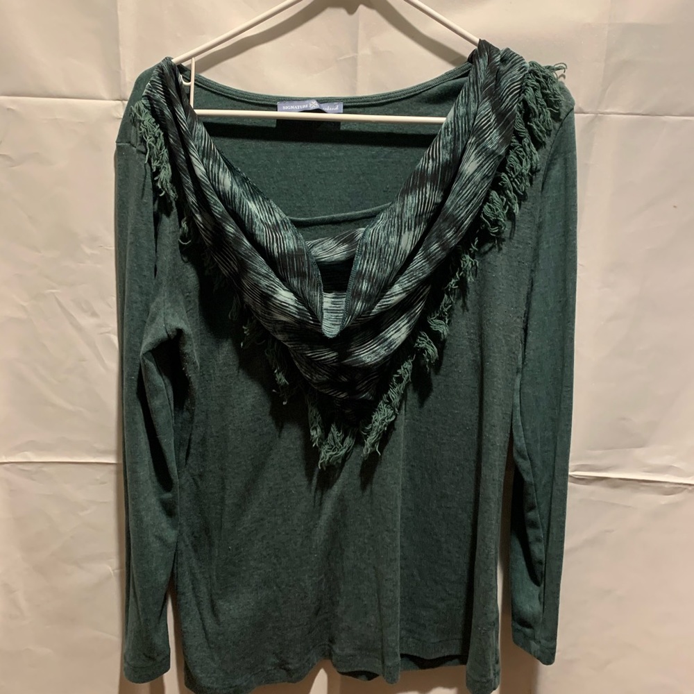 Signature weekend scarf top